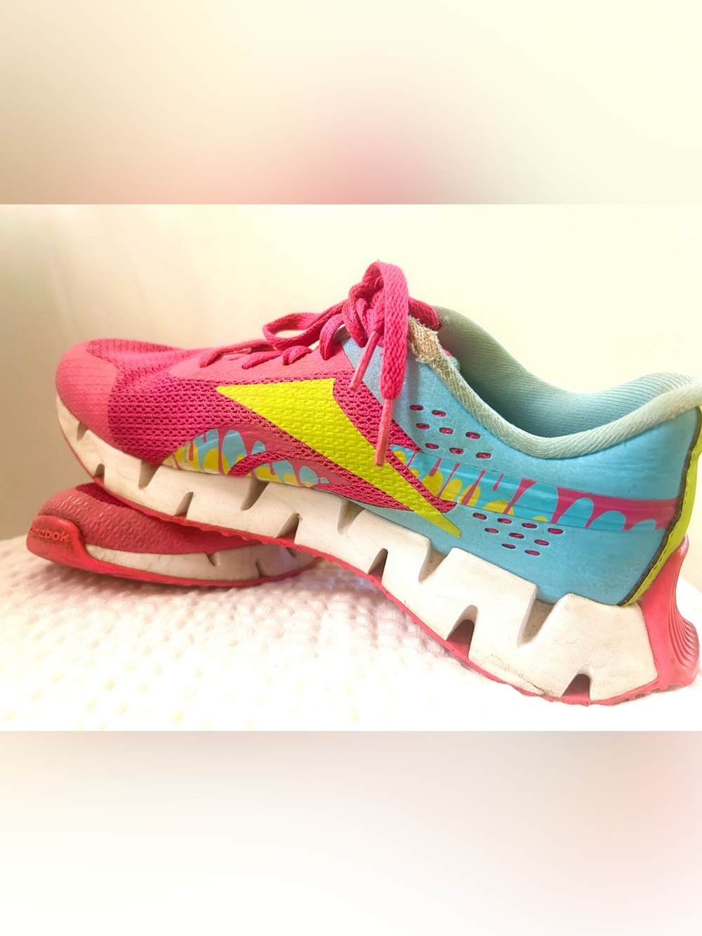Reebok Zig Dynamica Vibrant Youth Sneakers / Running Shoes • Size 6 • Splatter